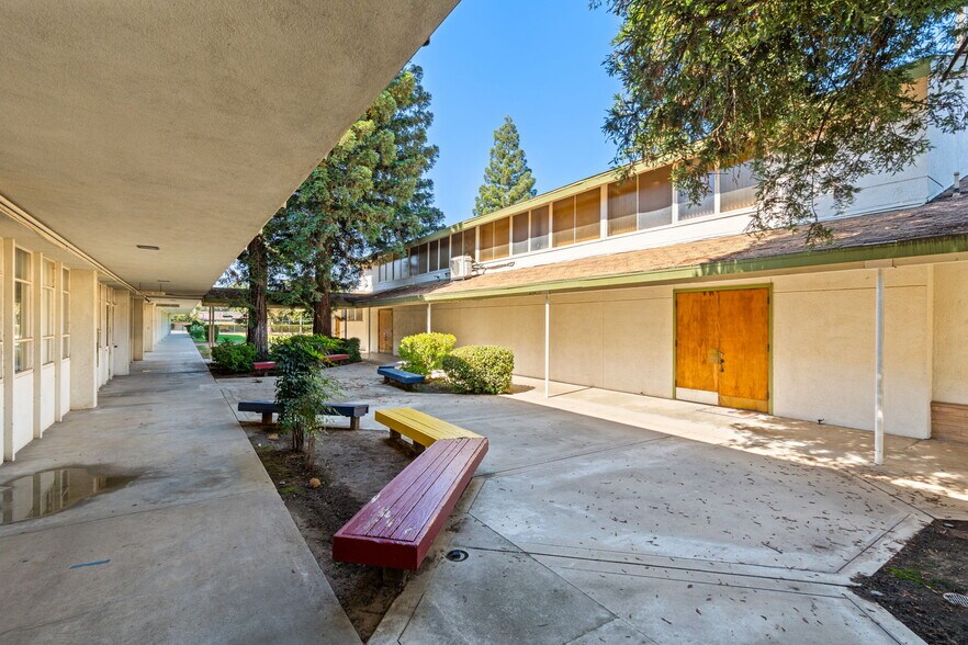 More Photos Of 101 W Clinton Ave, Fresno Specialty For Sale