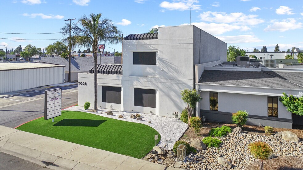 More Photos Of 2008 W Dorothea Ave, Visalia Freestanding For Sale