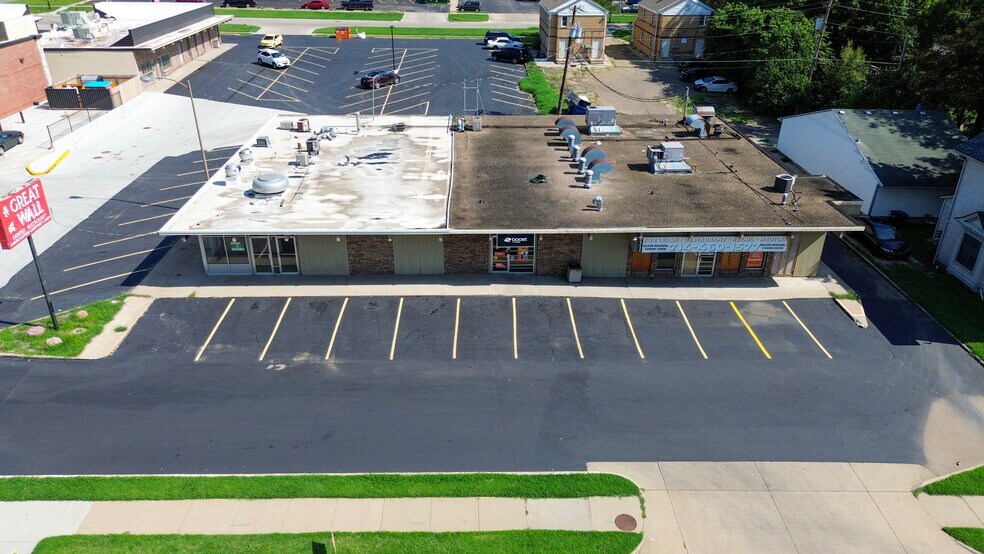 More Photos Of 1328-1336 SW 17th St, Topeka General Retail For Sale