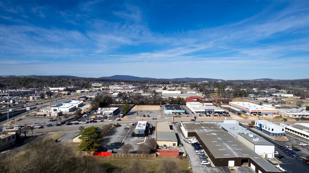 More Photos Of 1847 University Dr NW, Huntsville Light Distribution For Lease