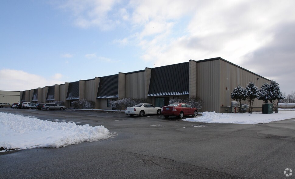 More Photos Of 2420 Schuette Rd, Midland Warehouse For Lease