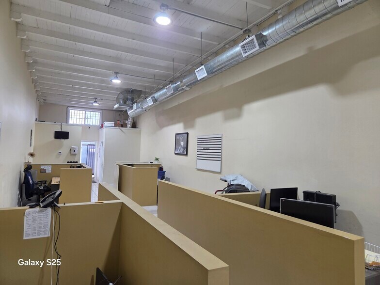 More Photos Of 4520 S Western Ave, Los Angeles General Retail For Sale