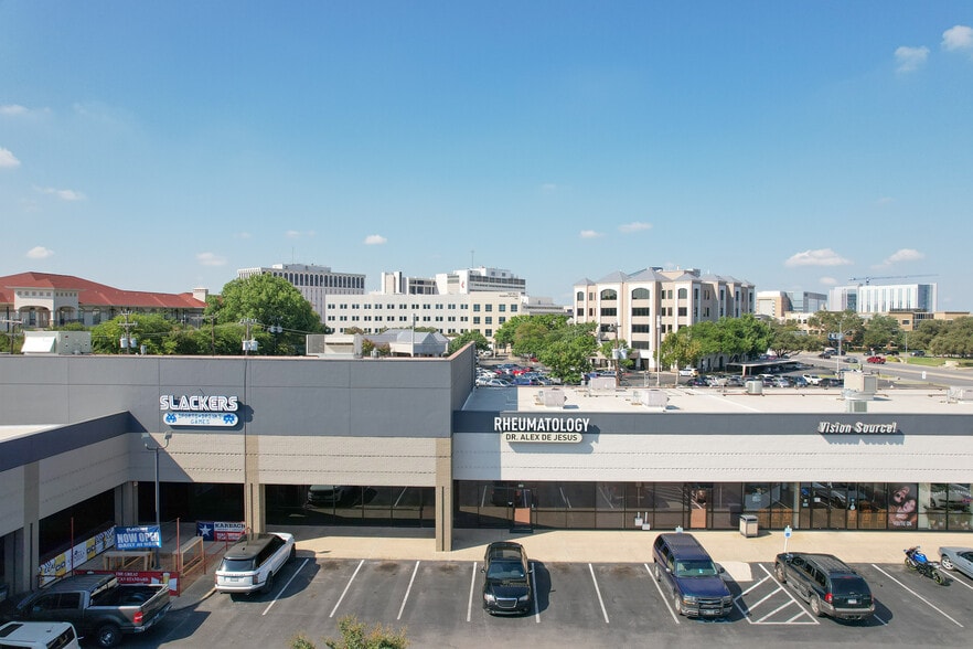 More Photos Of 7959 Fredericksburg Rd, San Antonio Unknown For Lease