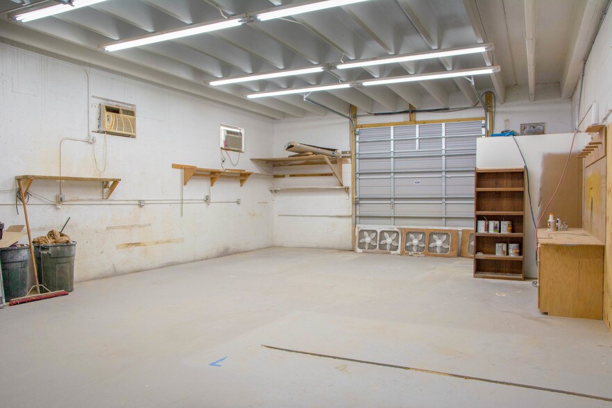 More Photos Of 1107 1st Ave S, Lake Worth Warehouse For Lease