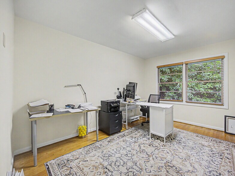 More Photos Of 10423 SE 23RD Ave, Portland Medical For Sale