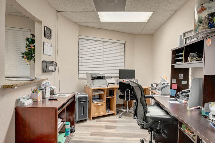 More Photos Of 700-H Everhart Rd, Corpus Christi Office For Sale