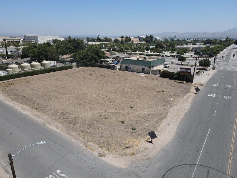 More Photos Of 25362 E 3rd St, San Bernardino Freestanding For Lease