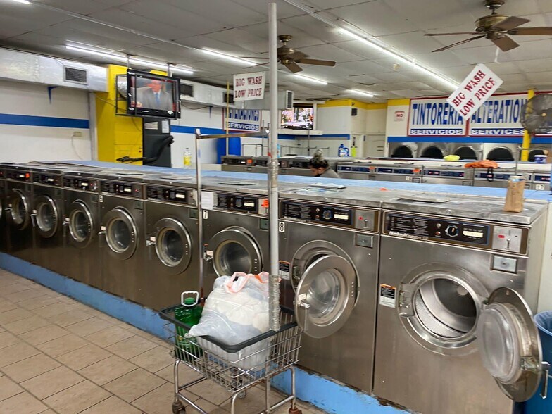 More Photos Of 3536 Lockwood Dr, Houston Storefront For Lease
