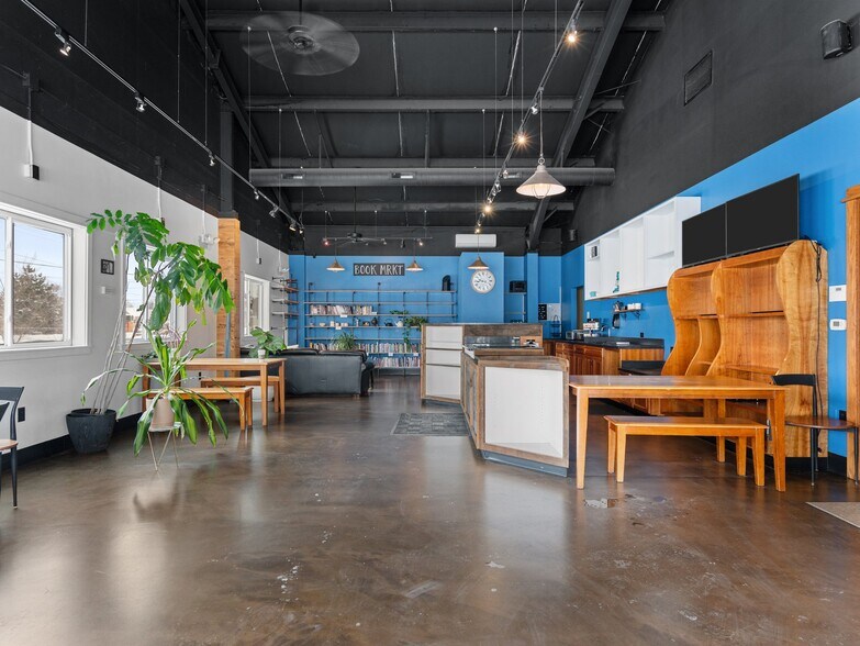 More Photos Of 3211 N Garfield, Traverse City Freestanding For Sale