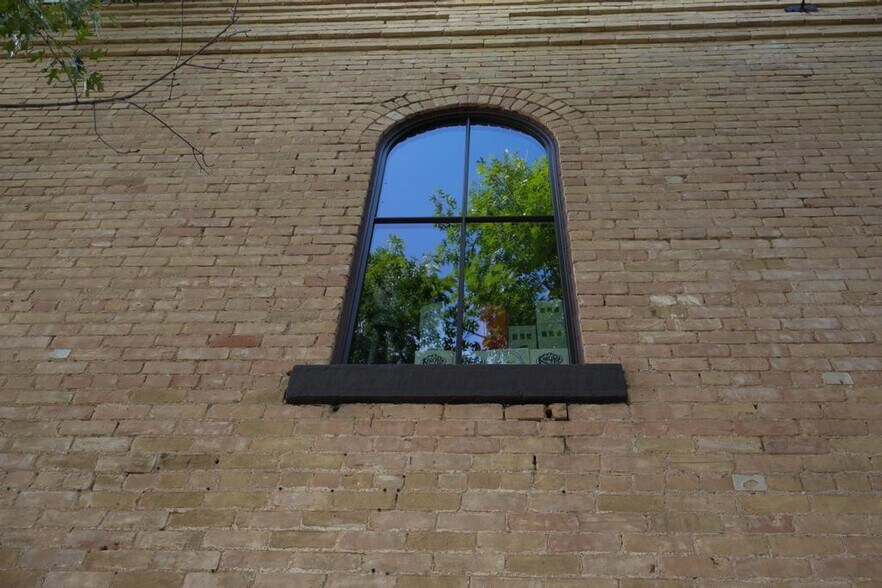 More Photos Of 117 East St, Hutto Loft Creative Space For Sale