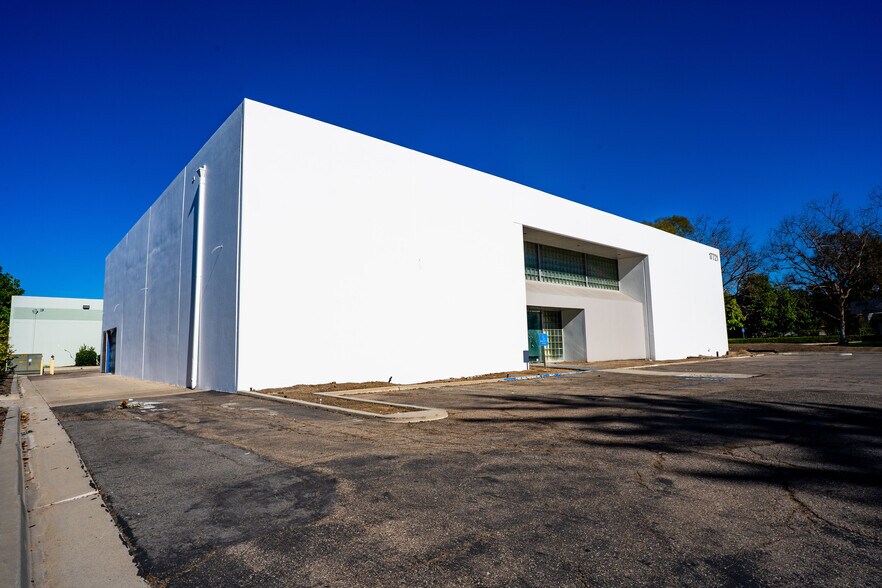 More Photos Of 17721 Mitchell N, Irvine Warehouse For Lease