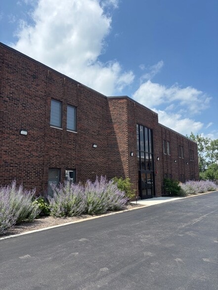 Primary Photo Of 231 W Grand Ave, Bensenville Office For Lease