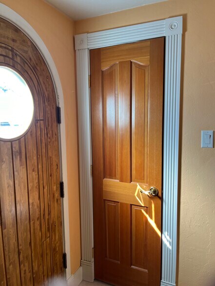 More Photos Of 137 Mt Rose St, Reno Office Residential For Lease