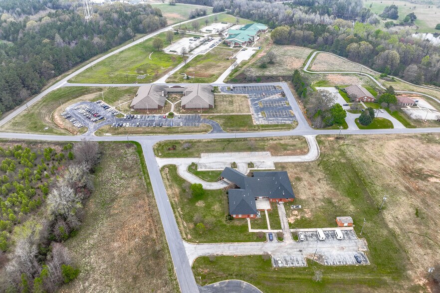 More Photos Of 512 Professional Park Rd, Clinton Medical For Sale