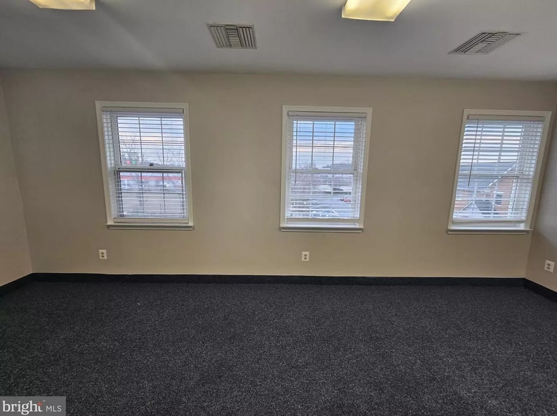 More Photos Of 7500-7516 Diplomat Dr, Manassas Office For Lease