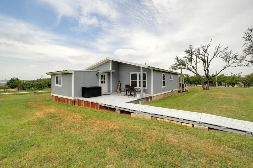 More Photos Of 4909 Bell Springs Rd, Dripping Springs Light Manufacturing For Sale