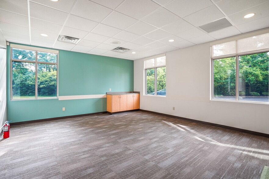 More Photos Of 5156 Blazer Pky, Dublin Medical For Lease