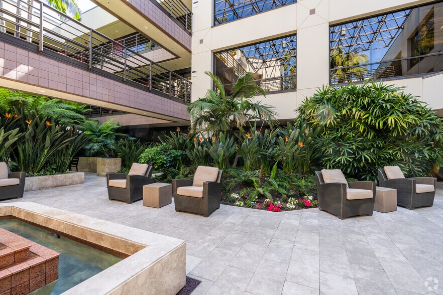 More Photos Of 12555 High Bluff Dr, San Diego Office For Lease