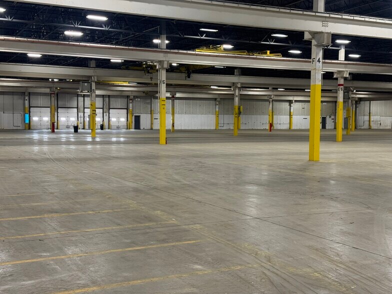 More Photos Of 2380 E Millikin Pky, Decatur Distribution For Lease