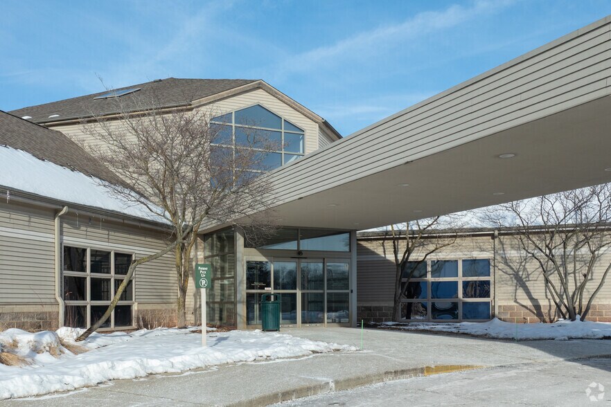 More Photos Of 3600 SW Capital Ave, Battle Creek Medical For Lease