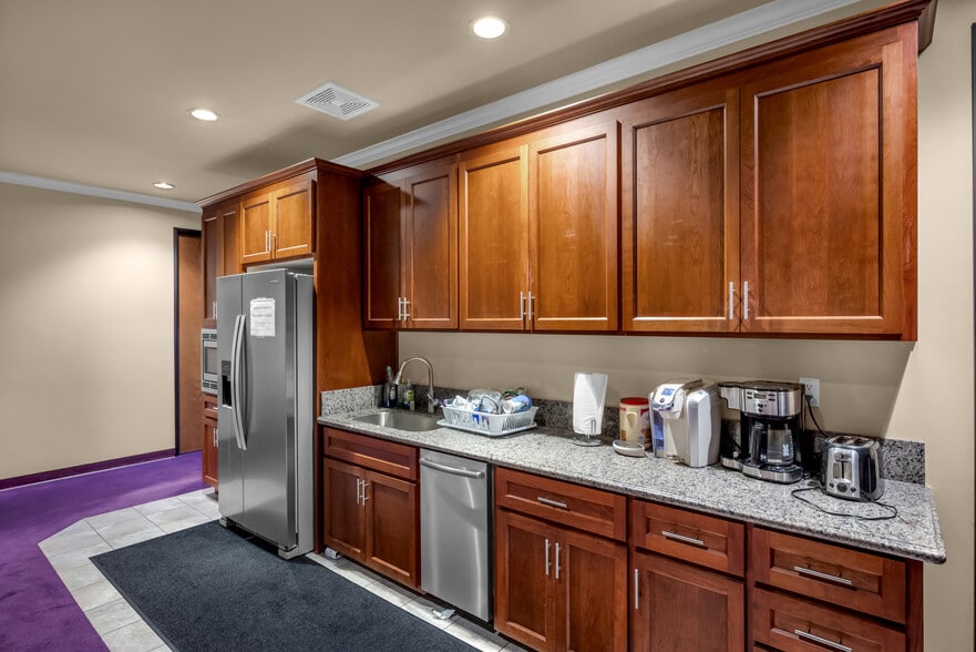 More Photos Of 9721 Kent St, Elk Grove Warehouse For Sale