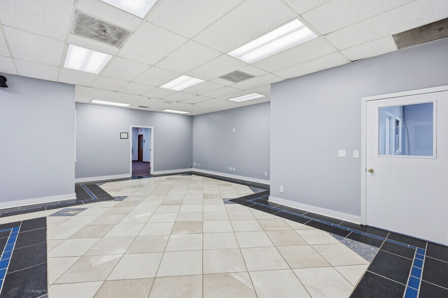 More Photos Of 476 Moreno Street St, Gainesville Distribution For Lease