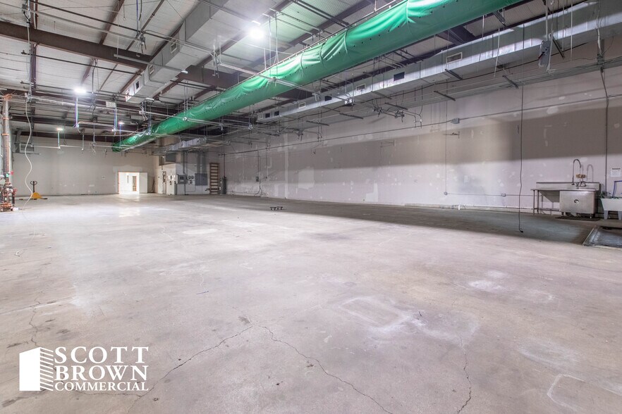 More Photos Of 1512 I-35 W, Denton Unknown For Lease