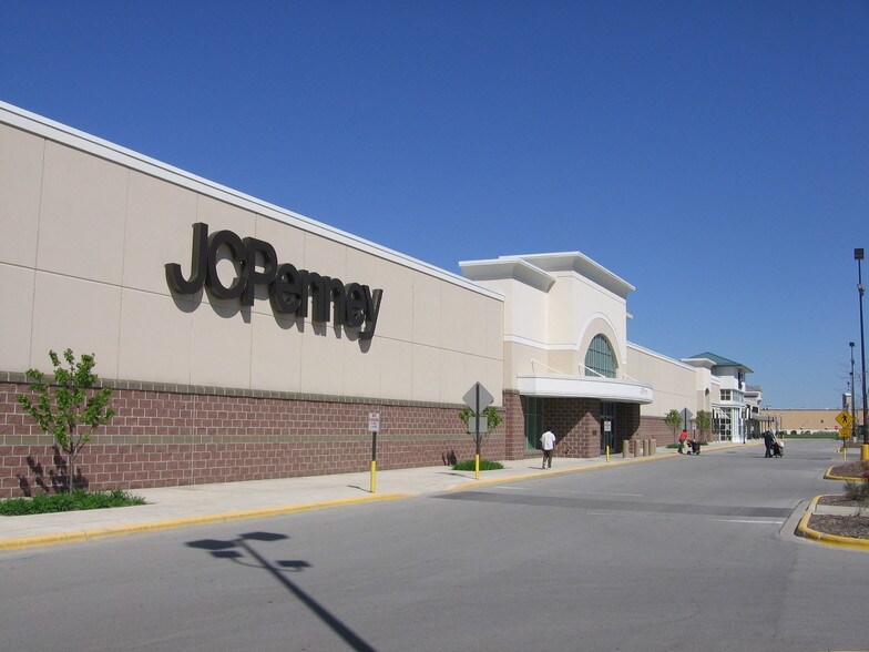 More Photos Of 784-820 Willard Dr, Green Bay Unknown For Lease