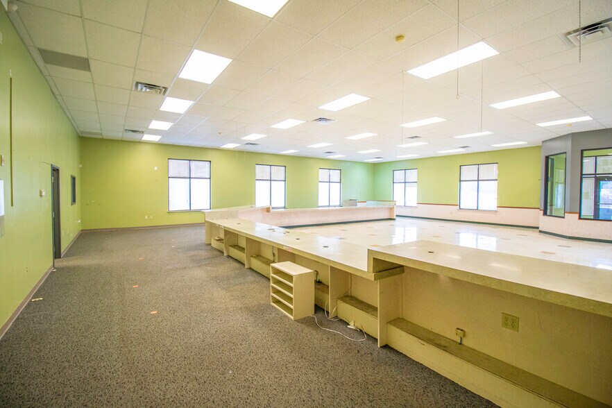 More Photos Of 720 W Navajo St, West Lafayette Office For Lease