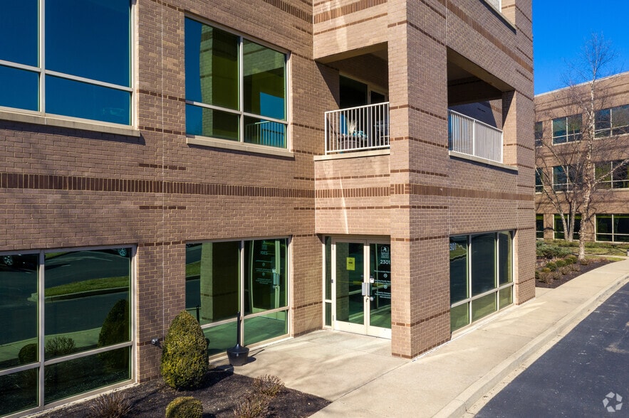 More Photos Of 2301 River Rd, Louisville Office For Lease