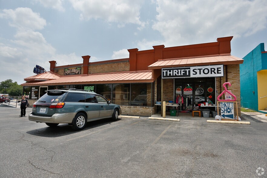 More Photos Of 3333 West Ave, San Antonio Storefront For Lease