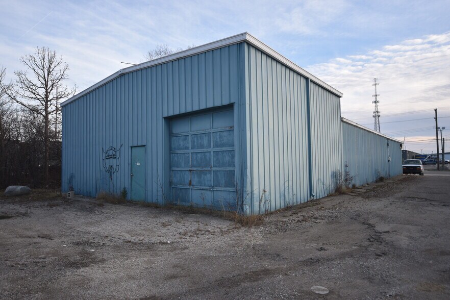 More Photos Of 2931 E Court St, Flint Specialty For Sale