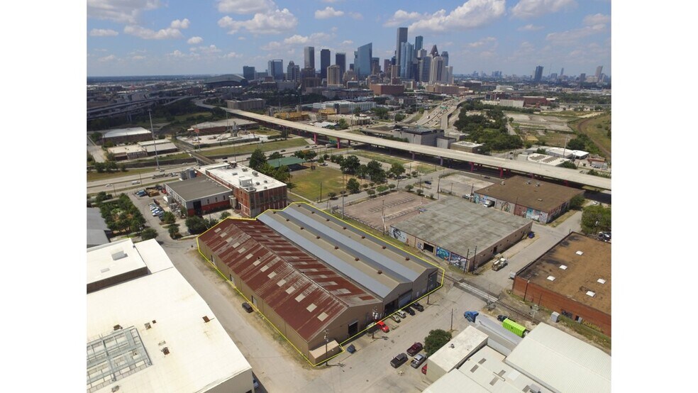 Primary Photo Of 2001 Lyons Ave, Houston Manufacturing For Lease
