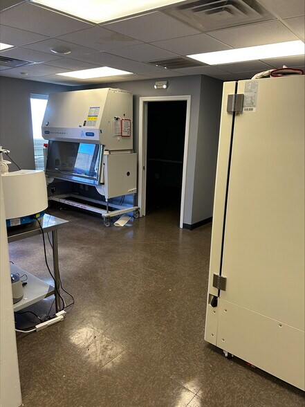 More Photos Of 420 Owen Dr, Fayetteville Medical For Lease