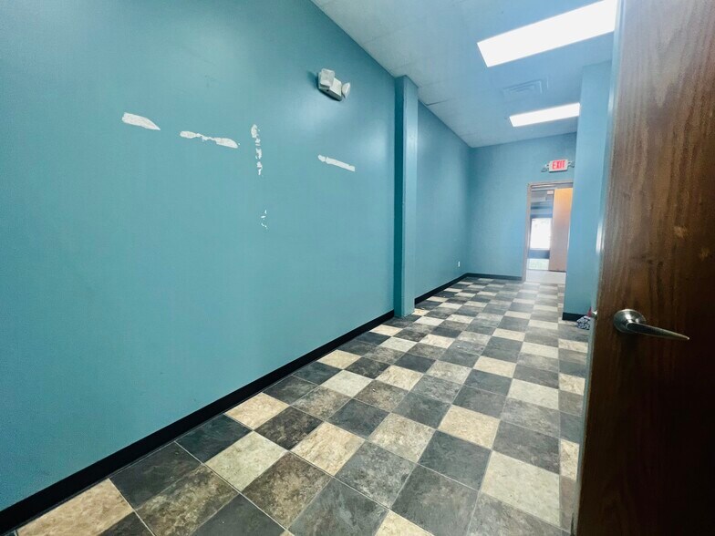 More Photos Of 111 E Burnett St, Beaver Dam Manufacturing For Lease