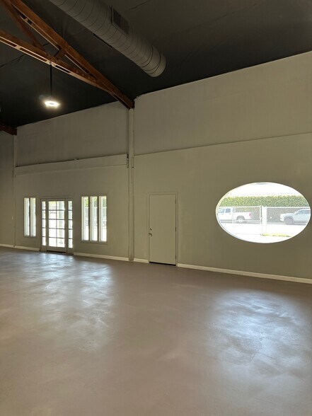 More Photos Of 5151 Stine Rd, Bakersfield Storefront Retail Office For Lease