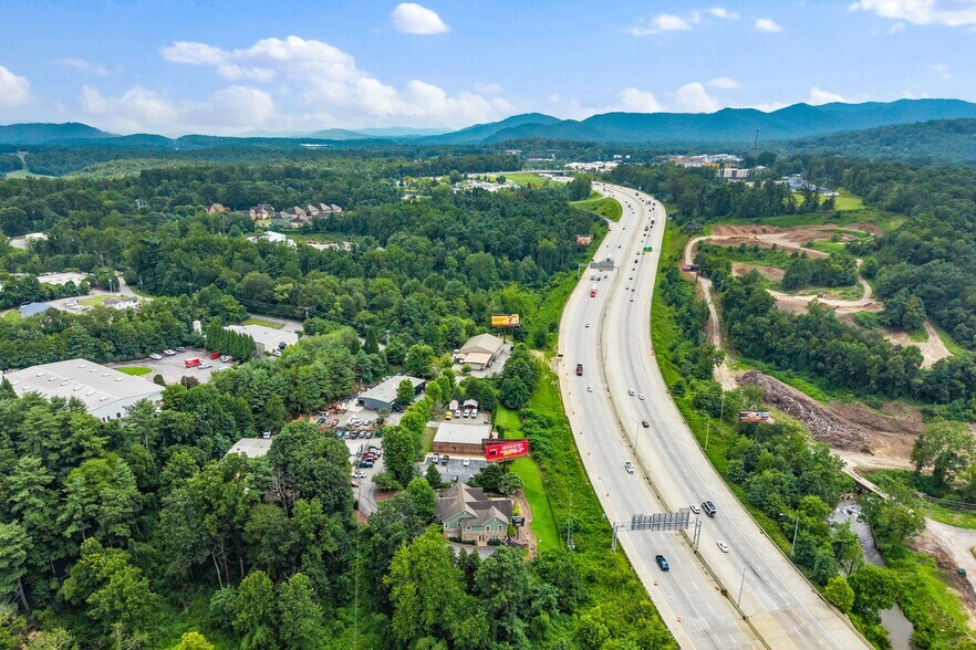 More Photos Of 798 Dogwood Rd, Asheville Office For Sale