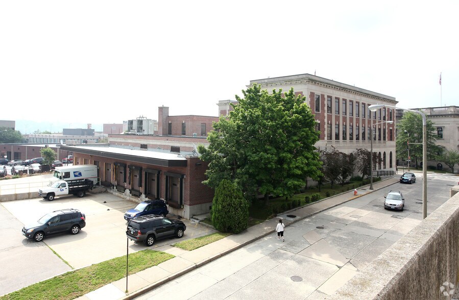 More Photos Of 27 Masonic St, New London Office For Lease