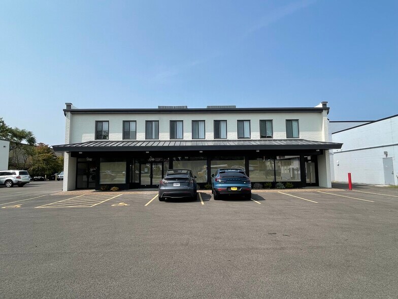 More Photos Of 1740 Waukegan Rd, Glenview Storefront Retail Office For Lease