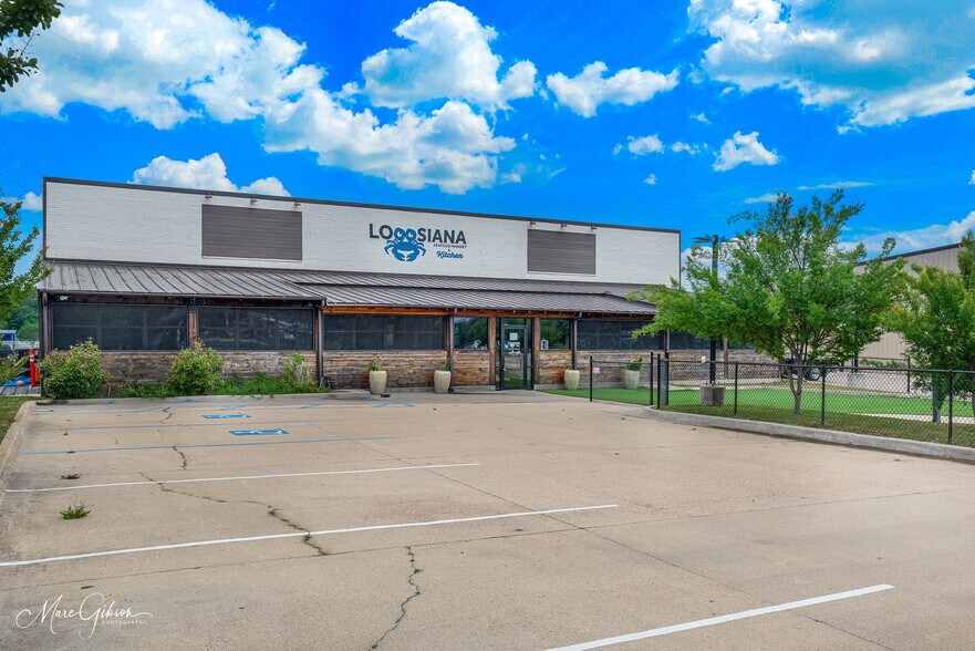 Primary Photo Of 9220 Wallace Lake Rd, Shreveport Storefront Retail Office For Sale
