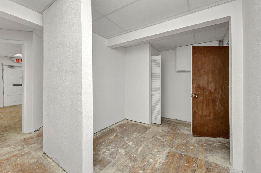 More Photos Of 3443 Tamiami Trl, Port Charlotte Medical For Lease