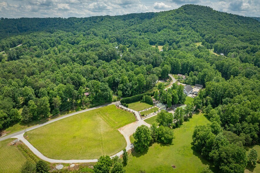 More Photos Of 200 Little Acres Dr, Marion Specialty For Sale