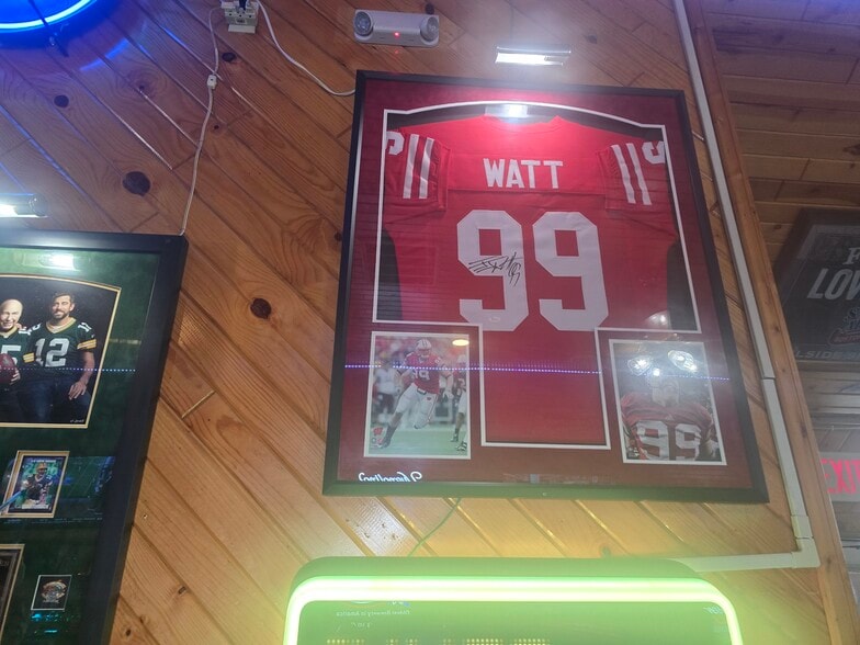 More Photos Of 8101 Schofield Ave, Weston Bar For Sale