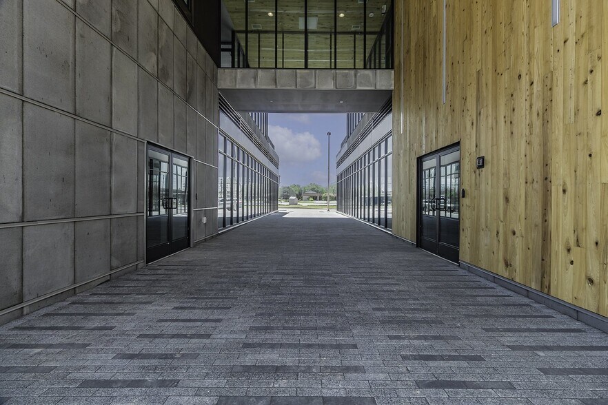 More Photos Of 202 E Emma Ave, Springdale Apartments For Lease