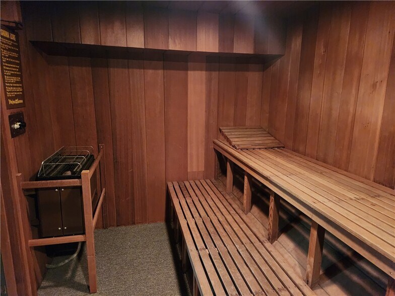 More Photos Of 104 Main St, Black River Falls Flex For Sale