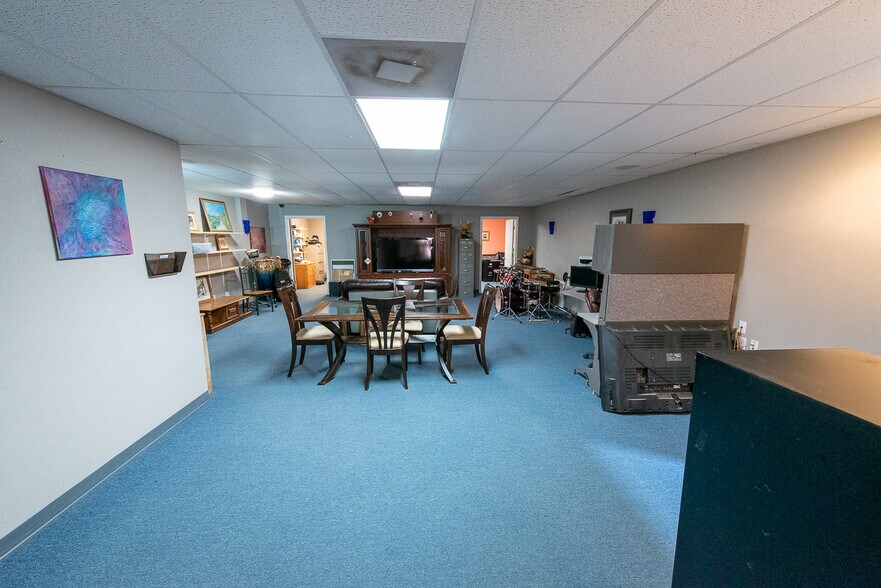 More Photos Of 1211 Lamar St, Sweetwater Flex For Sale