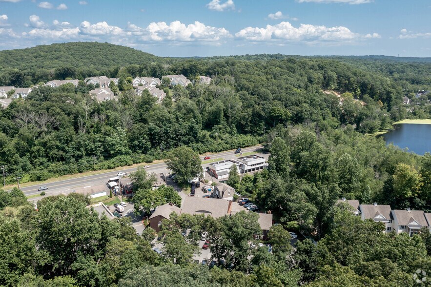 More Photos Of 590 Danbury Rd, Ridgefield Storefront Retail Office For Lease