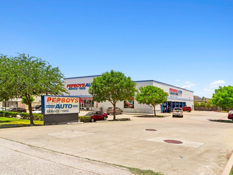 More Photos Of 10225 S Highway 6, Sugar Land Freestanding For Sale