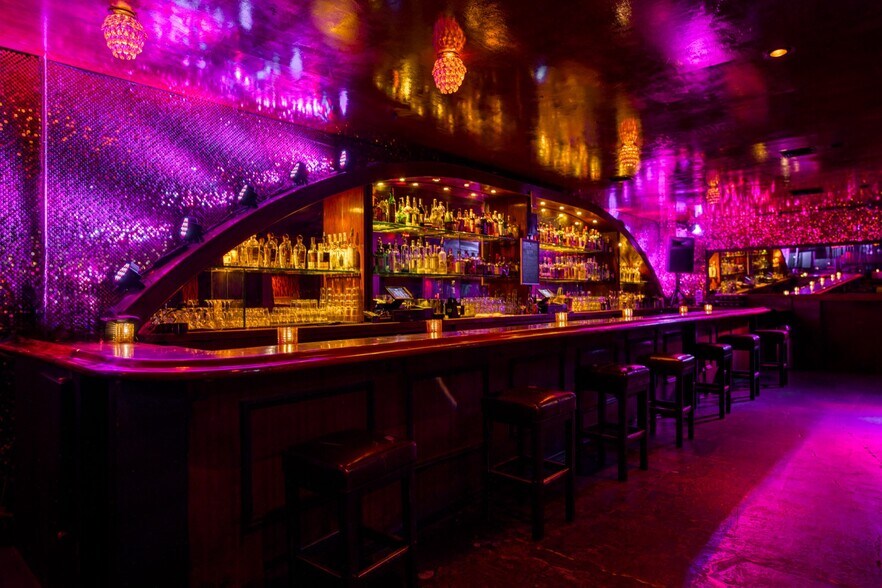 More Photos Of 1624-1626 N Cahuenga Blvd, Los Angeles Bar For Lease