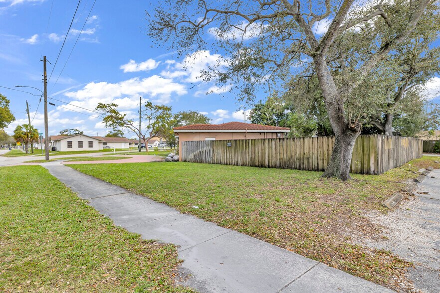 More Photos Of 5912 Tyler Street, Hollywood Land For Sale
